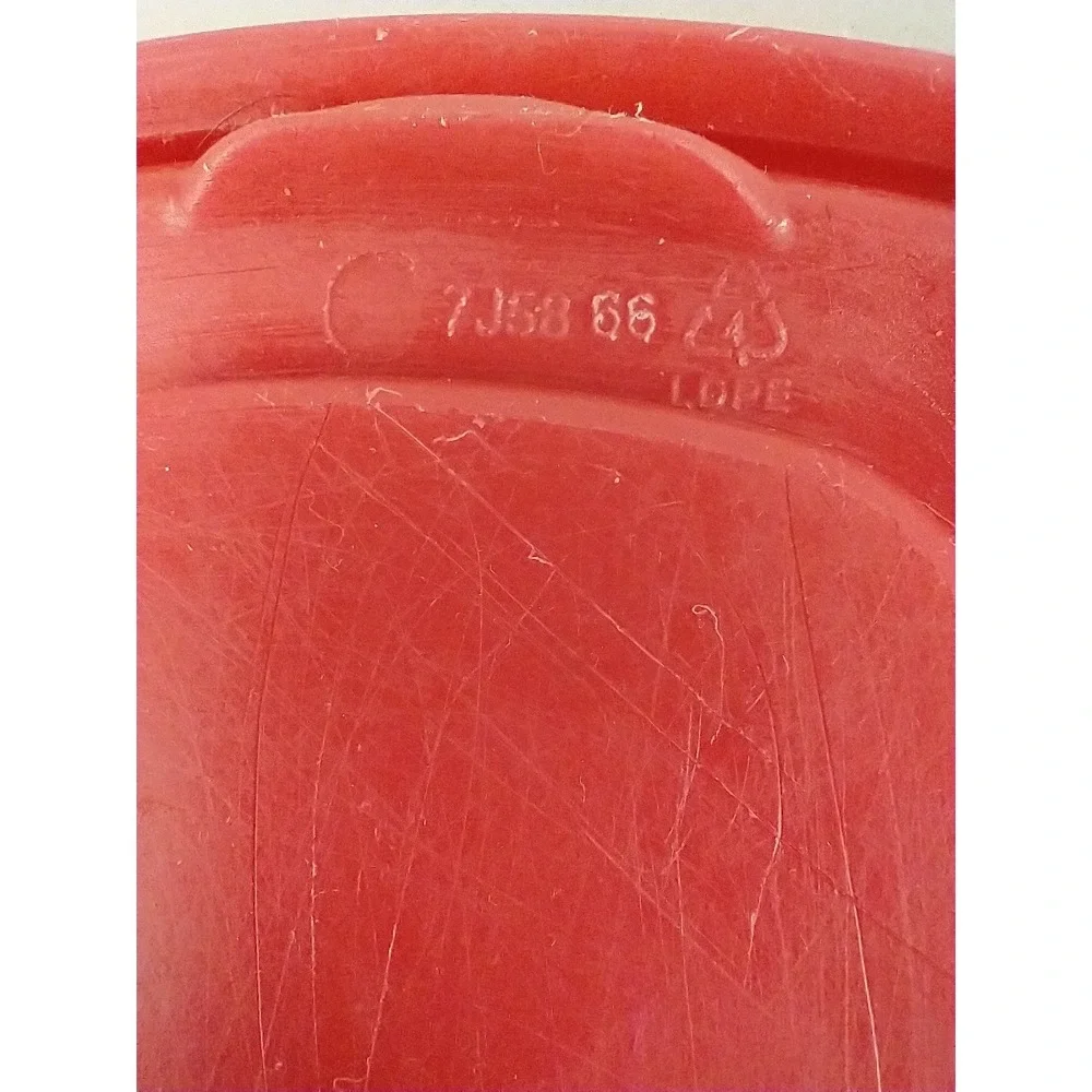 Rubbermaid Easy Find Lids Red Square Replacement Food Storage Lid 7J58 2‎ Pack